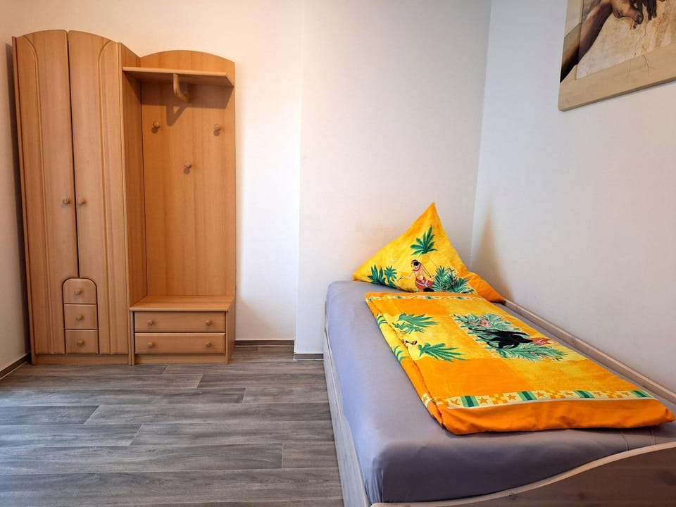 Bed, Photo of the whole room, Bedroom, wardrobe