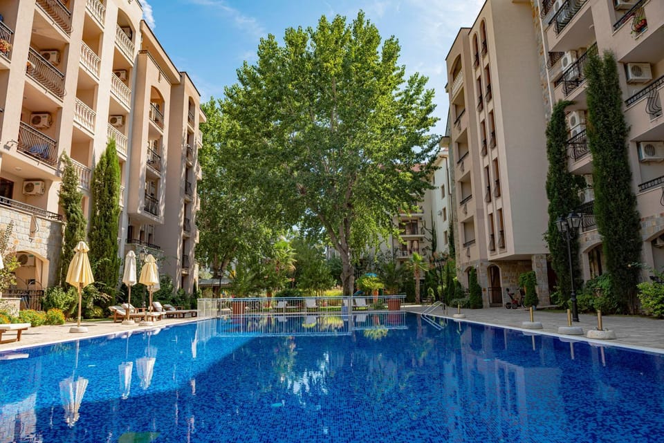 Property building, Swimming pool