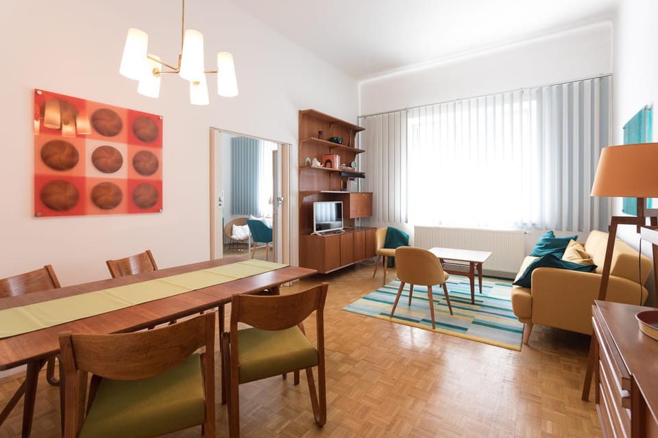 Living room, Seating area, Dining area