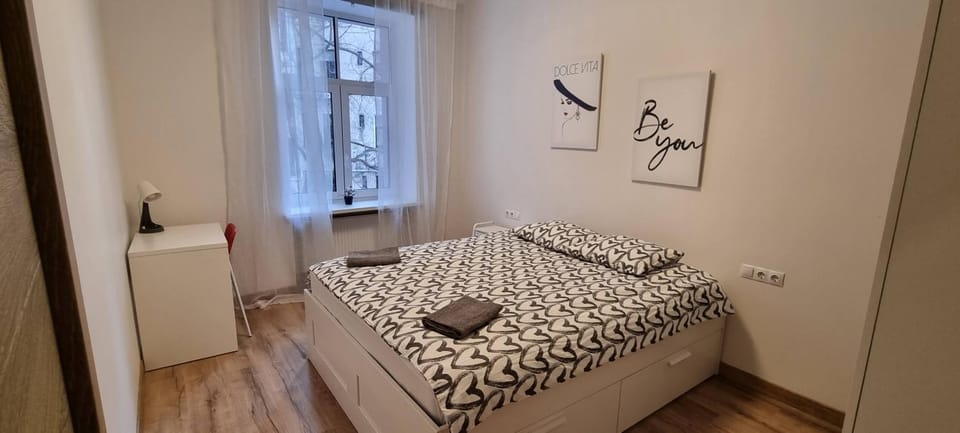 Bed, Photo of the whole room, Bedroom