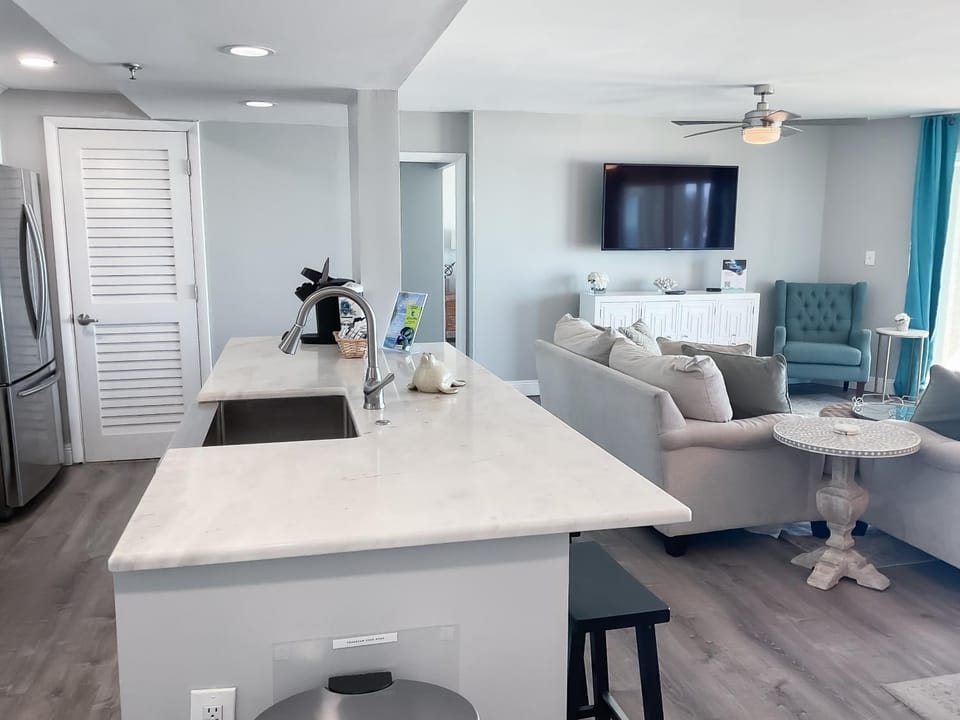 Kitchen or kitchenette, kitchen