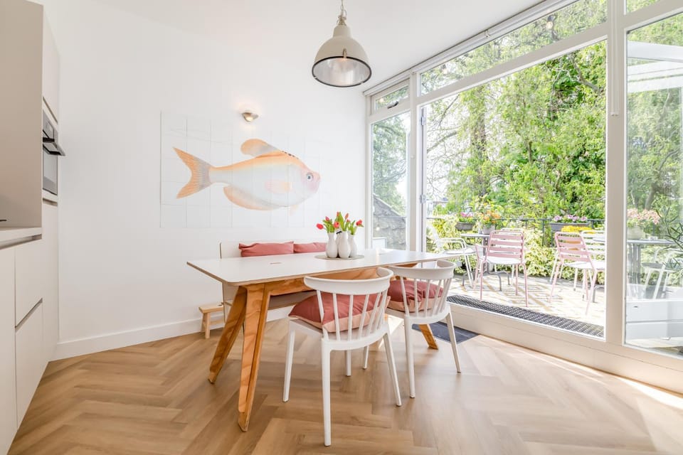 Kitchen or kitchenette, Communal kitchen