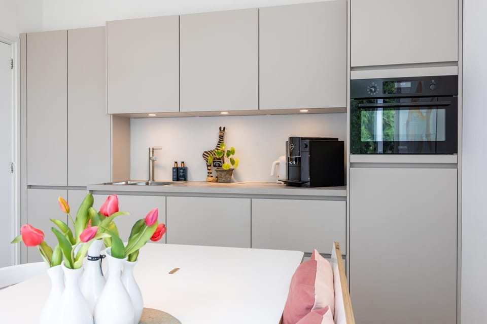 Kitchen or kitchenette, Kitchen or kitchenette, Dining area, Communal kitchen, oven