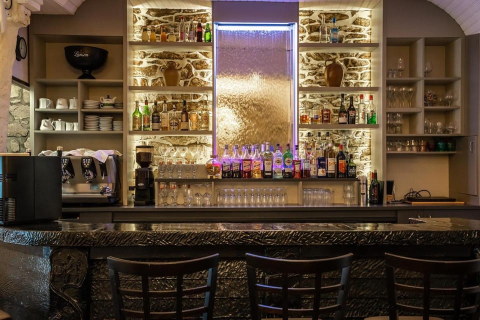 Lounge or bar, Buffet breakfast