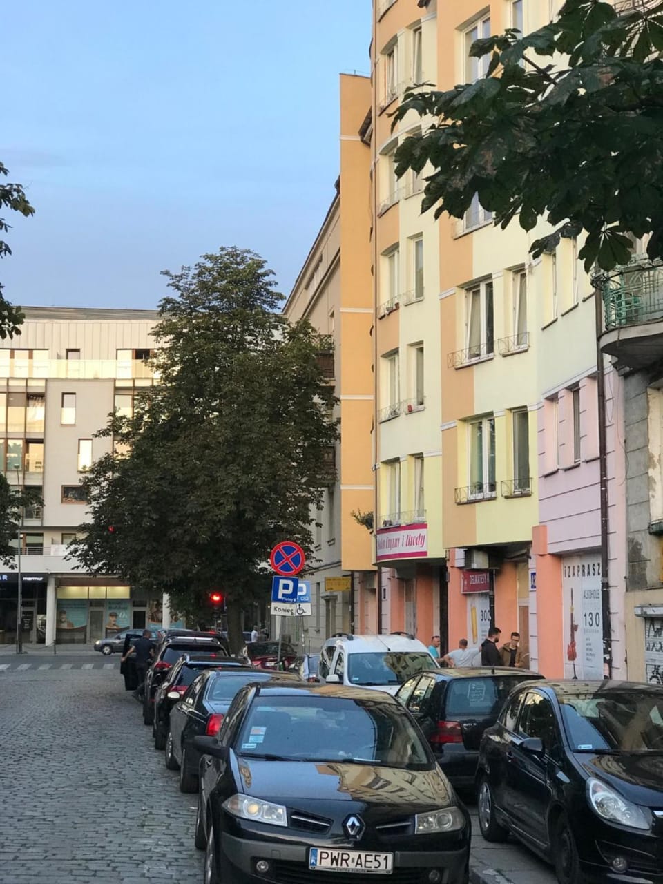Property building, Neighbourhood