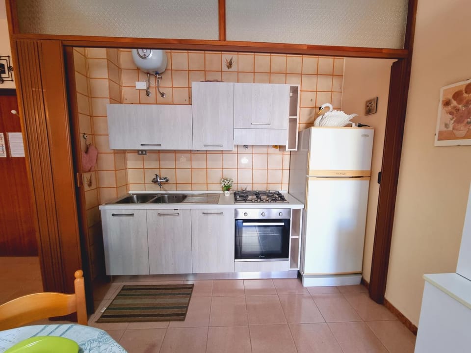 Kitchen or kitchenette, kitchen, kitchen