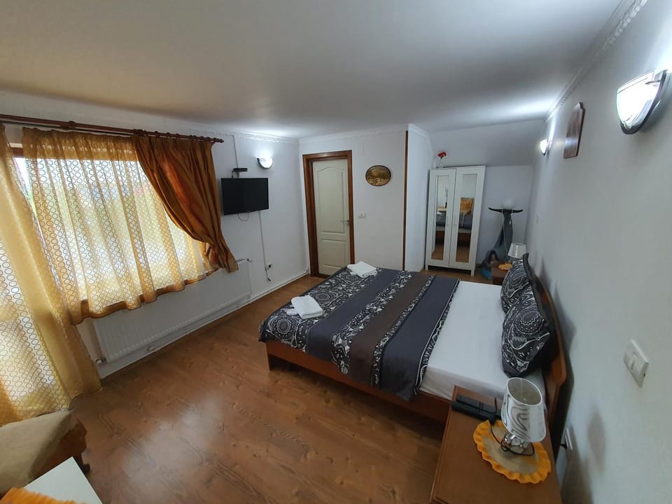 Casa Vera, Tudor Vladimirescu Bed and Breakfast in Romania