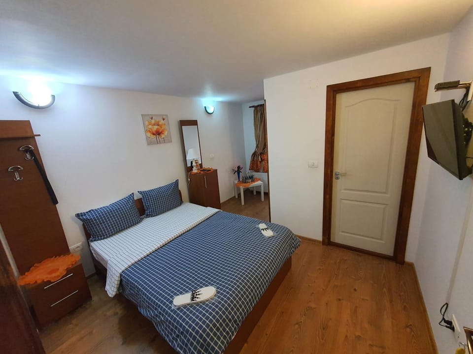 Casa Vera, Tudor Vladimirescu Bed and Breakfast in Romania