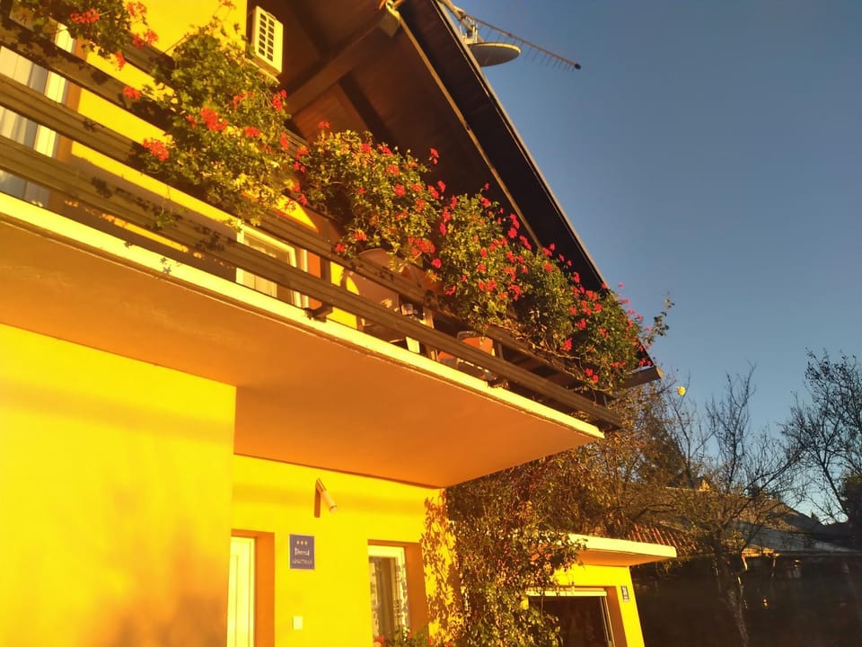 Property building, View (from property/room), Balcony/Terrace, Breakfast