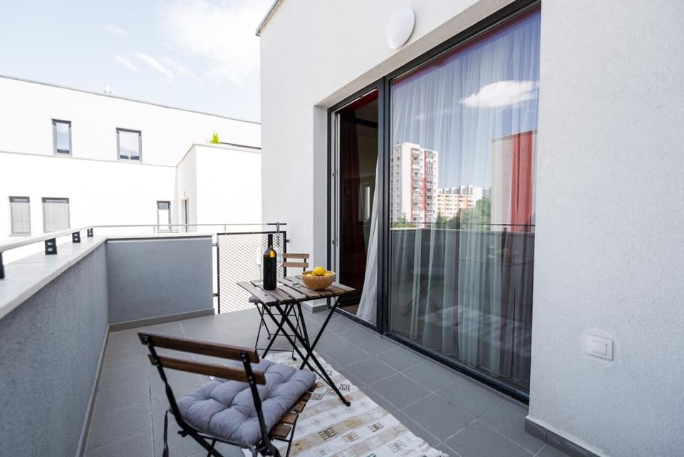 Private 5 star 3 room flat and in-door Pkg Apartment in Slovakia