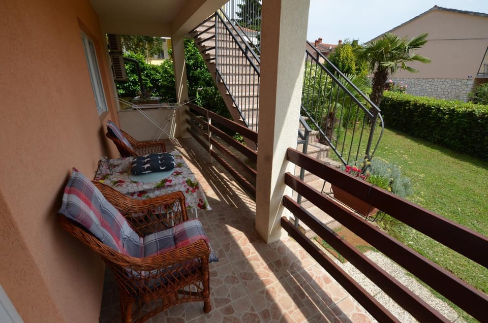 Balcony/Terrace, Garden view
