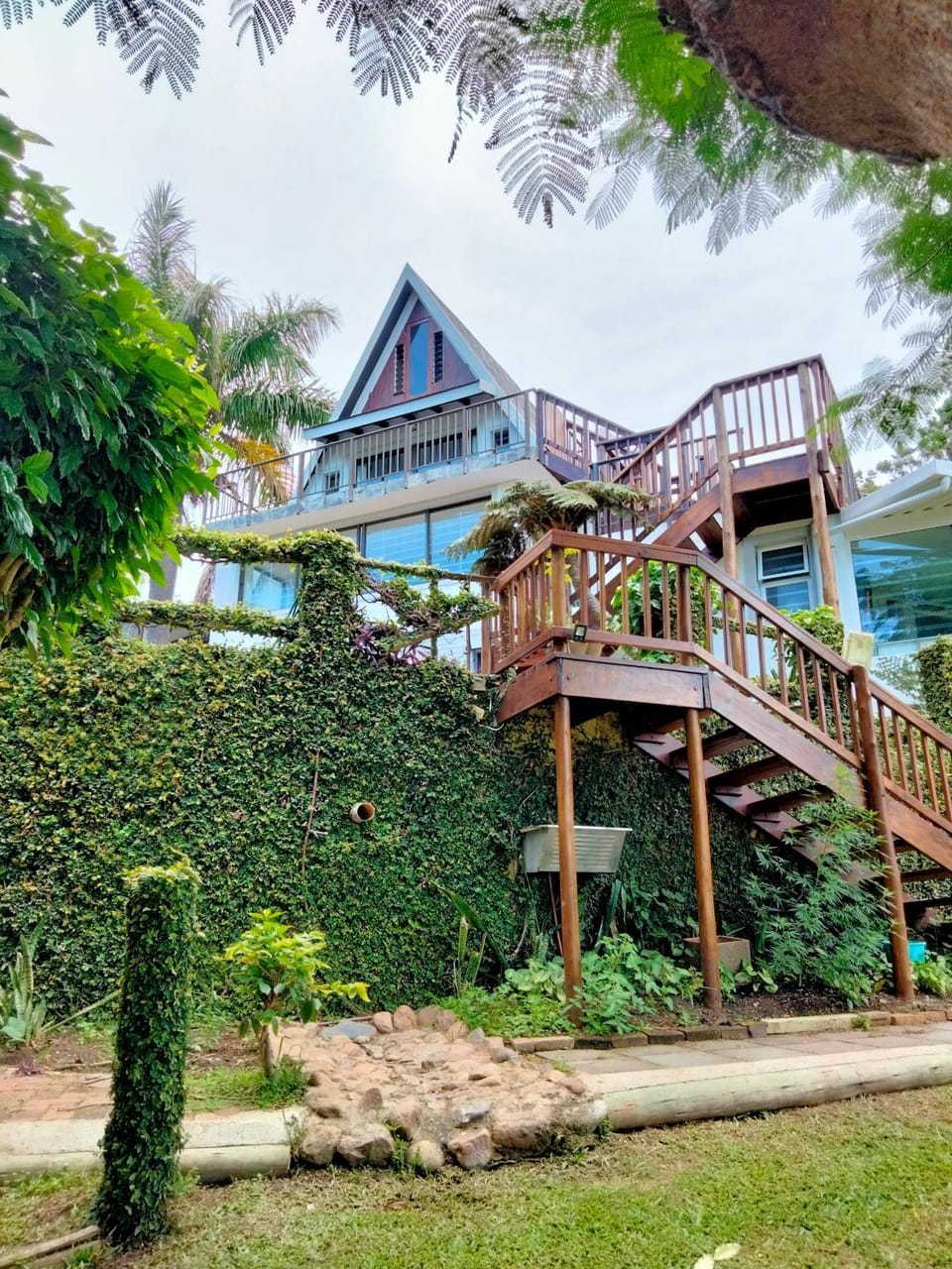 Property building, Spring, Day, Natural landscape, Garden, Garden view