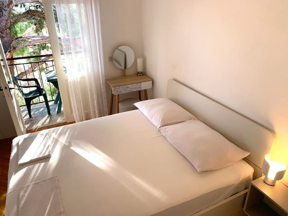 Bed, View (from property/room), Bedroom