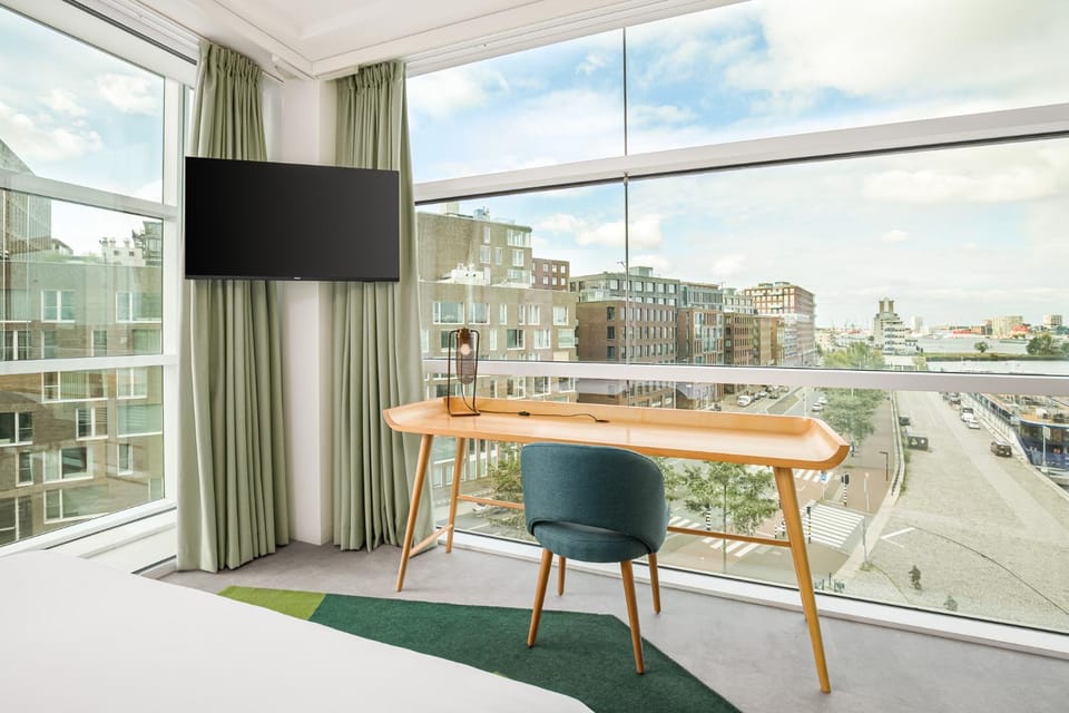 View (from property/room), Seating area, City view