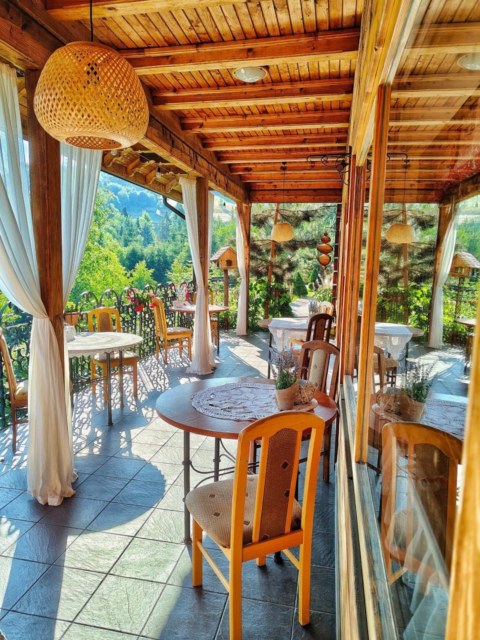 Day, Summer, Balcony/Terrace, Seating area, Garden view