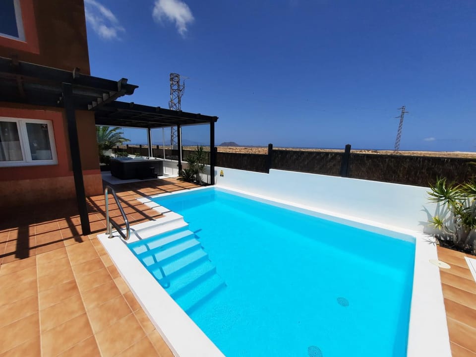 Villa Emma - Private Pool Wifi FIBRA Mini-Golf Villa in Corralejo