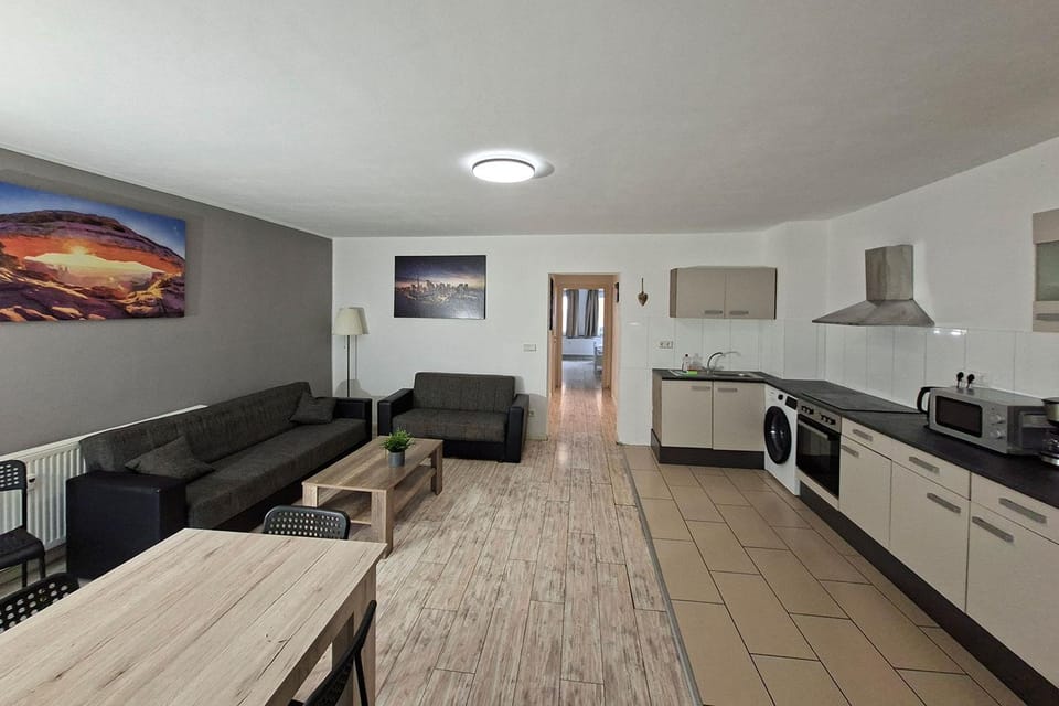 Kitchen or kitchenette, Dining area, oven, stove