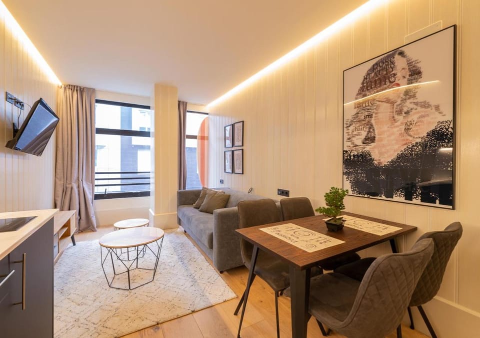 Living room, Dining area