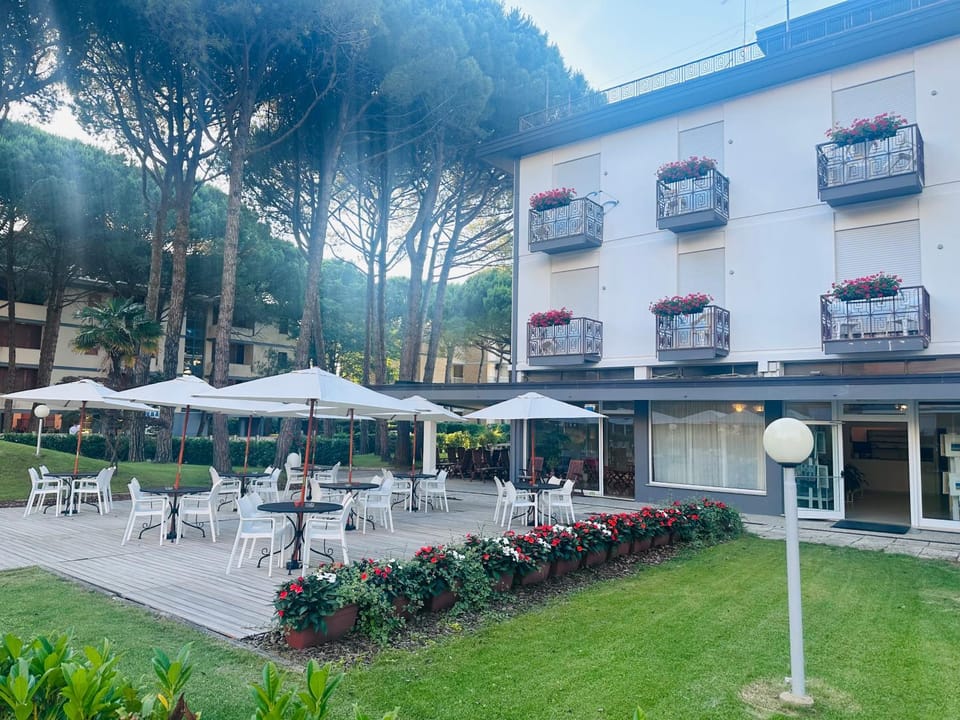 Property building, Patio, Day, Natural landscape, Garden