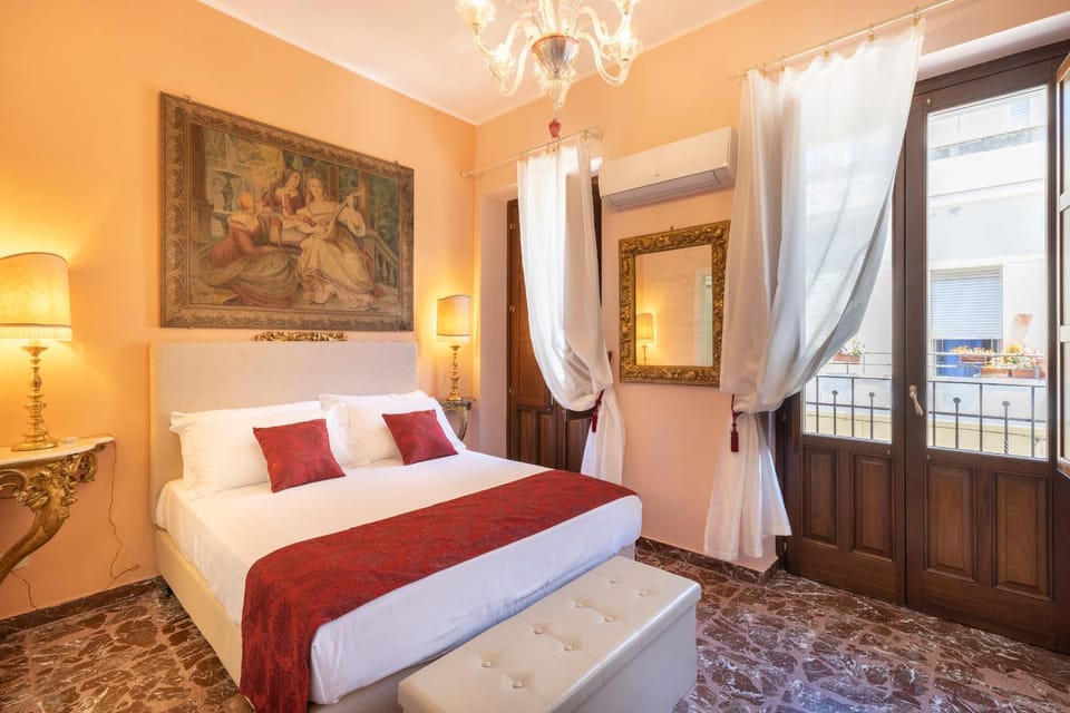 Photo of the whole room, Bedroom