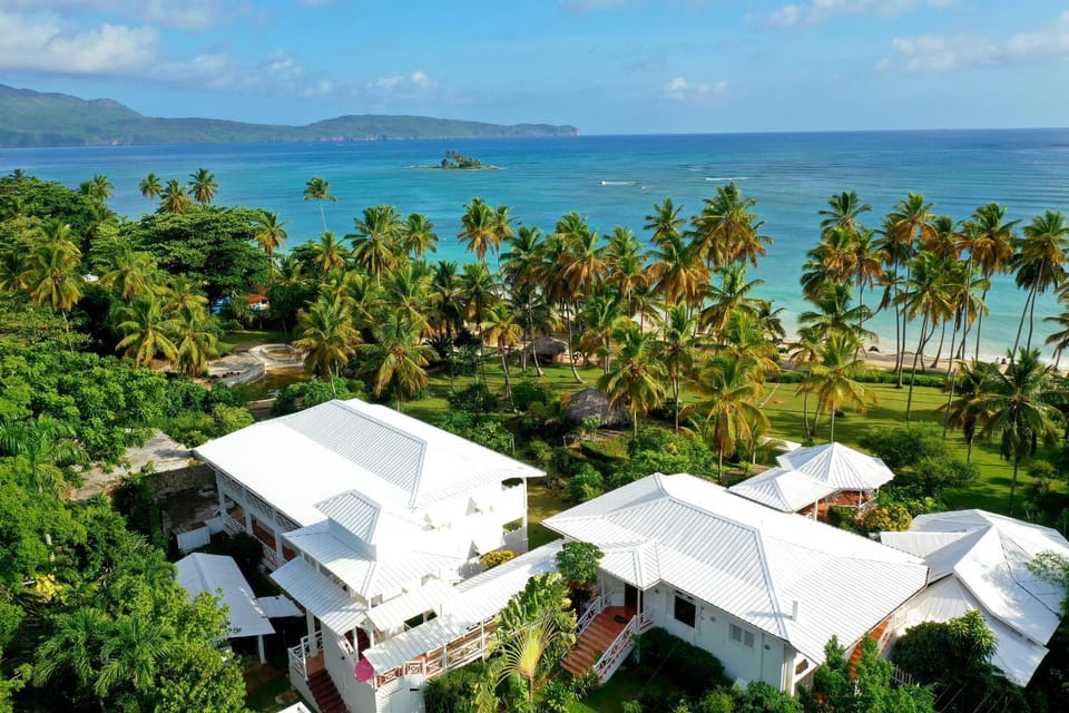 Facade/entrance, Bird's eye view, Beach, Garden view, Sea view