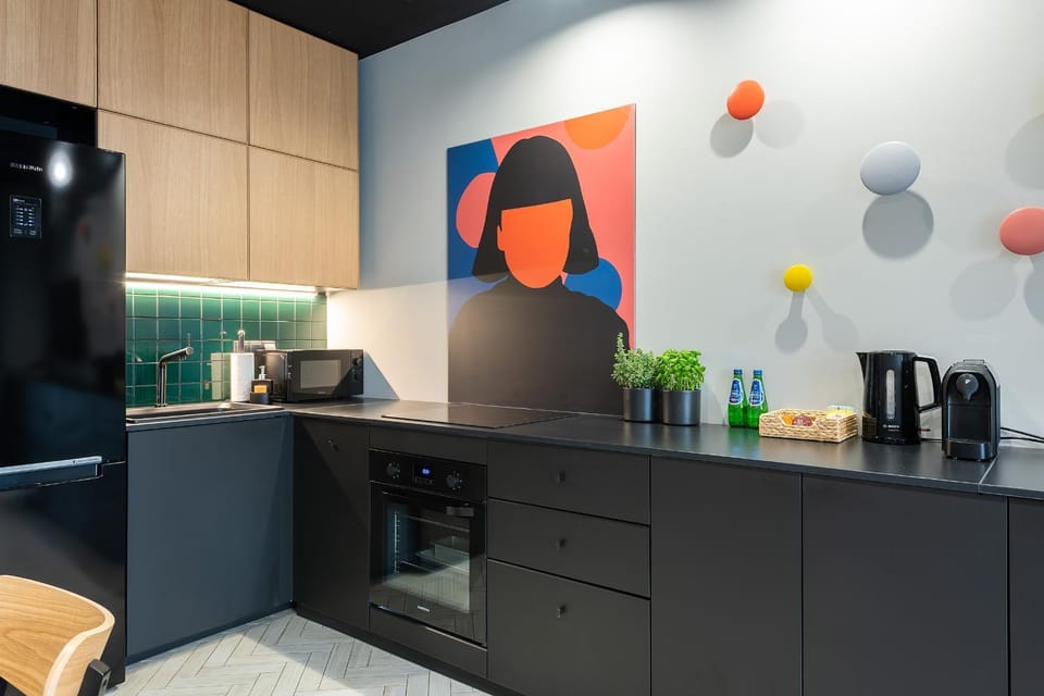 Coffee/tea facilities, Kitchen or kitchenette, dishwasher, oven, stove, washing machine