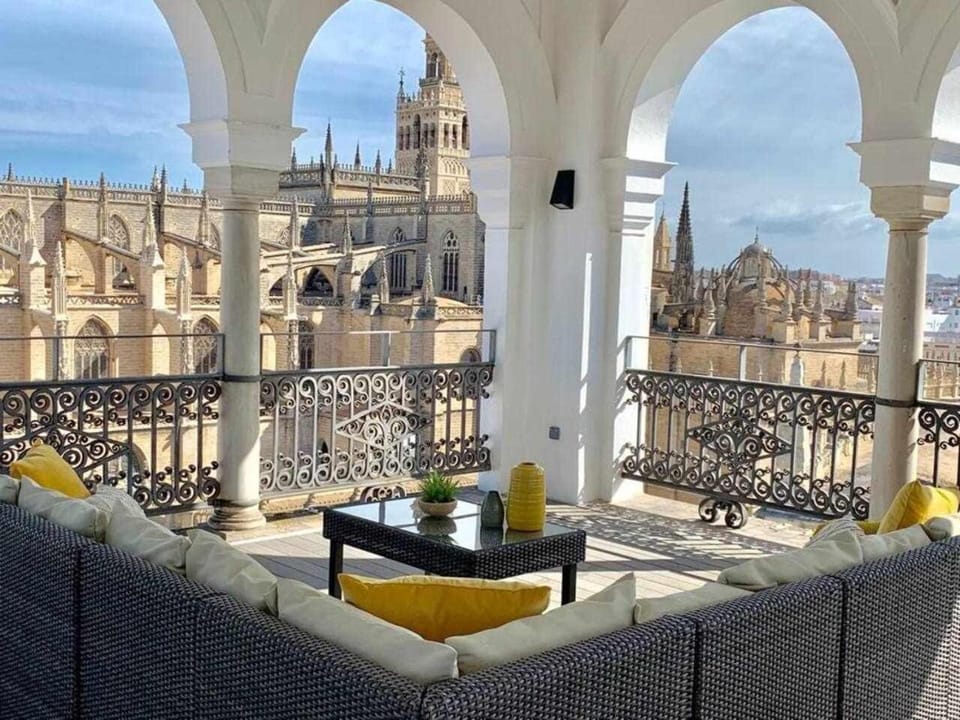 Patio, Nearby landmark, Balcony/Terrace, Balcony/Terrace, City view, Landmark view