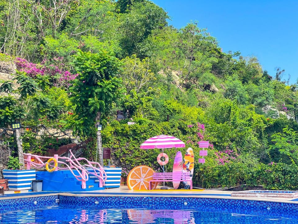 Swimming pool