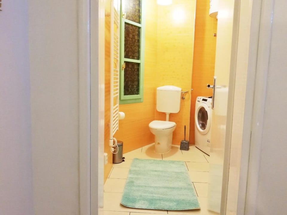 Toilet, Bathroom