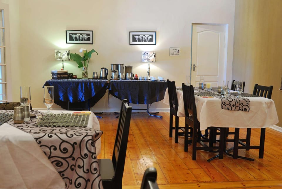 Seating area, Dining area