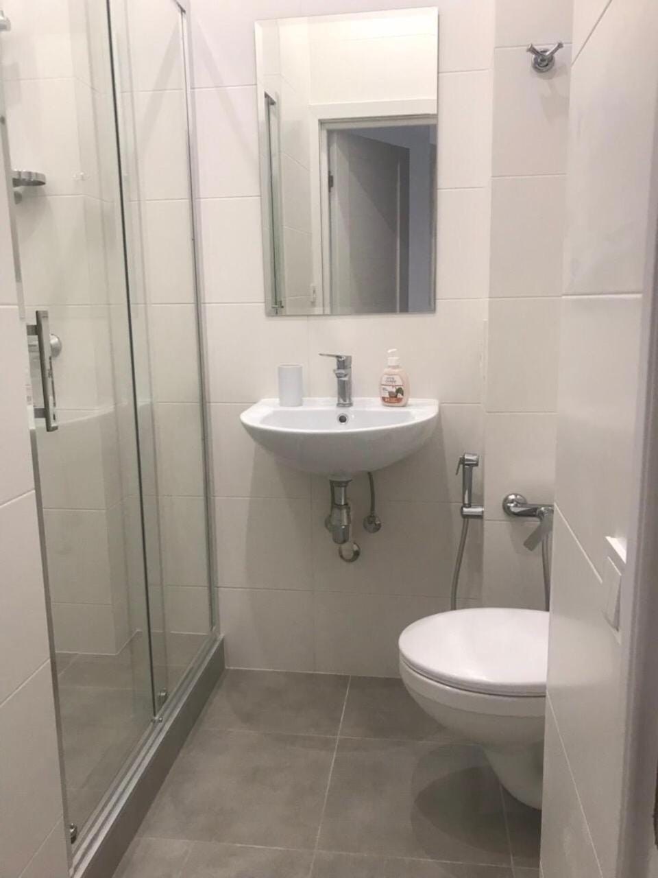 Shower, Toilet