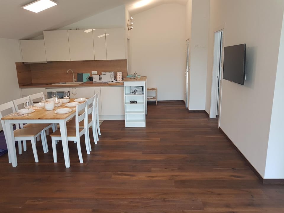 Miran odmor u srcu Pule! Apartman Iva 60m2. Apartment in Pula