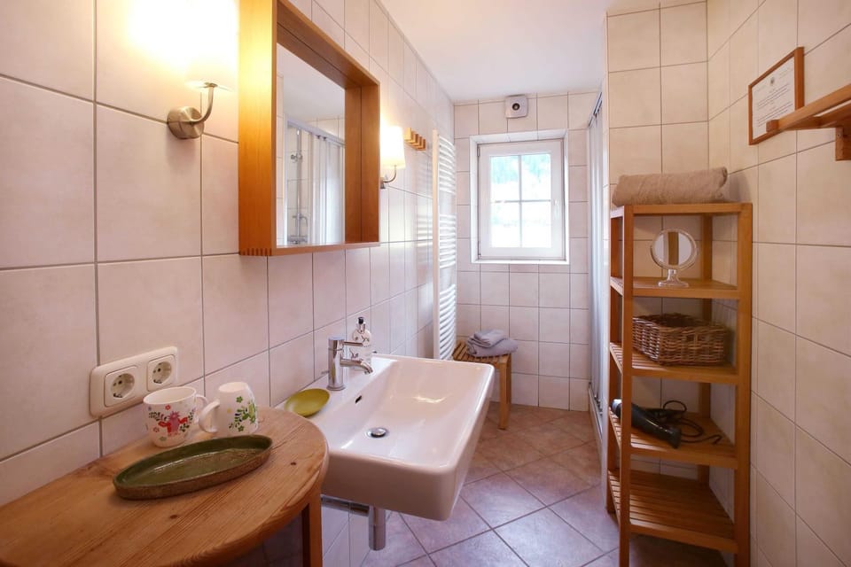 Shower, Bathroom, towels