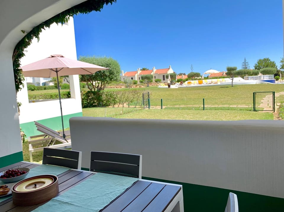 Balcony/Terrace, Garden view