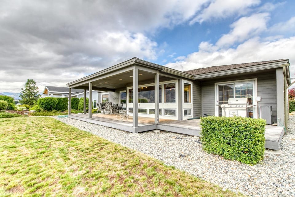 Lake Life at Wapato Point House in Manson