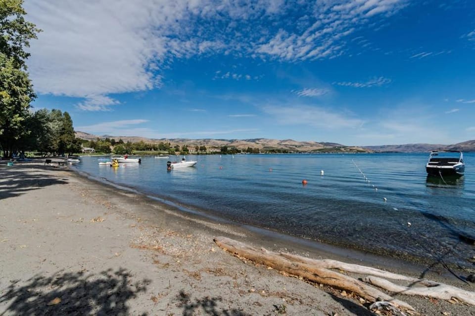 Lake Life at Wapato Point House in Manson