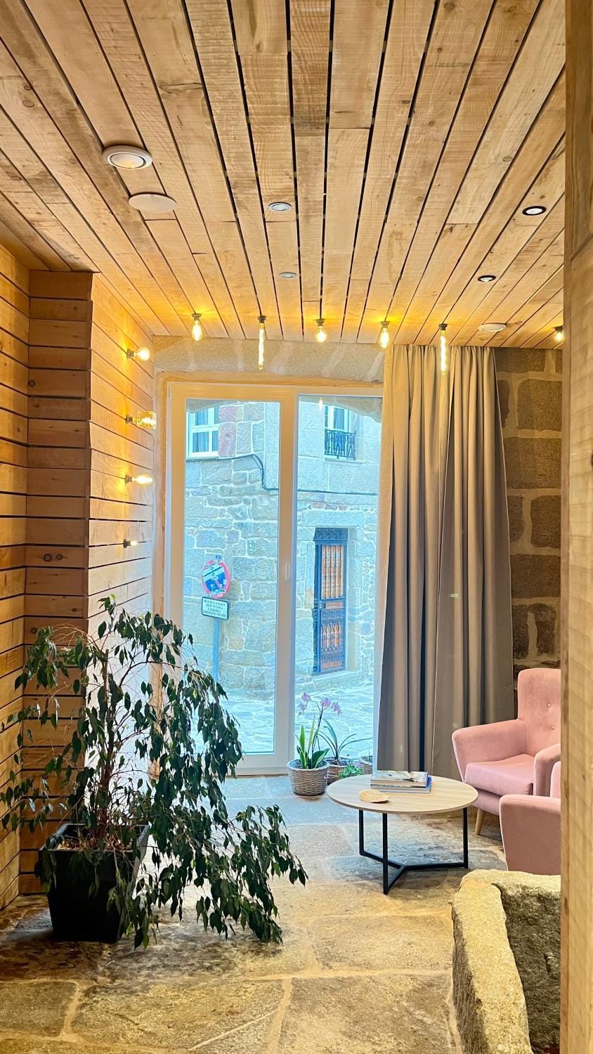 Estudio Outón 2 Muros Apartment in Galicia