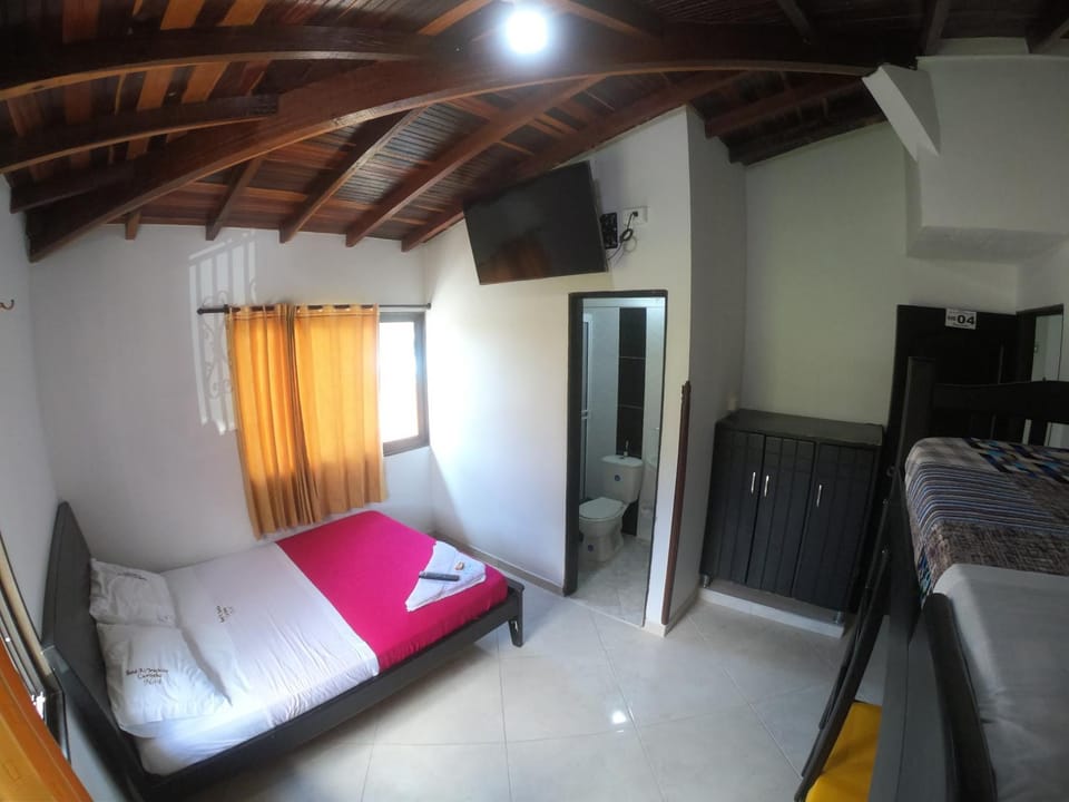 Bed, TV and multimedia, Bedroom, bunk bed