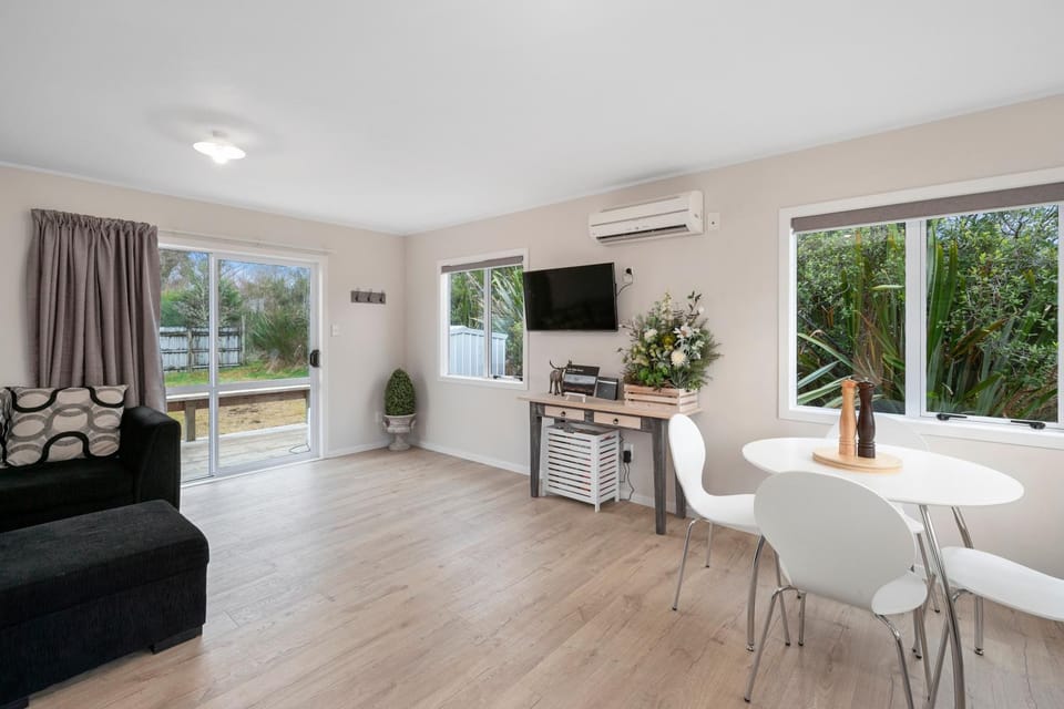 Fifteen B - National Park Holiday Home House in Manawatū-Whanganui, New Zealand