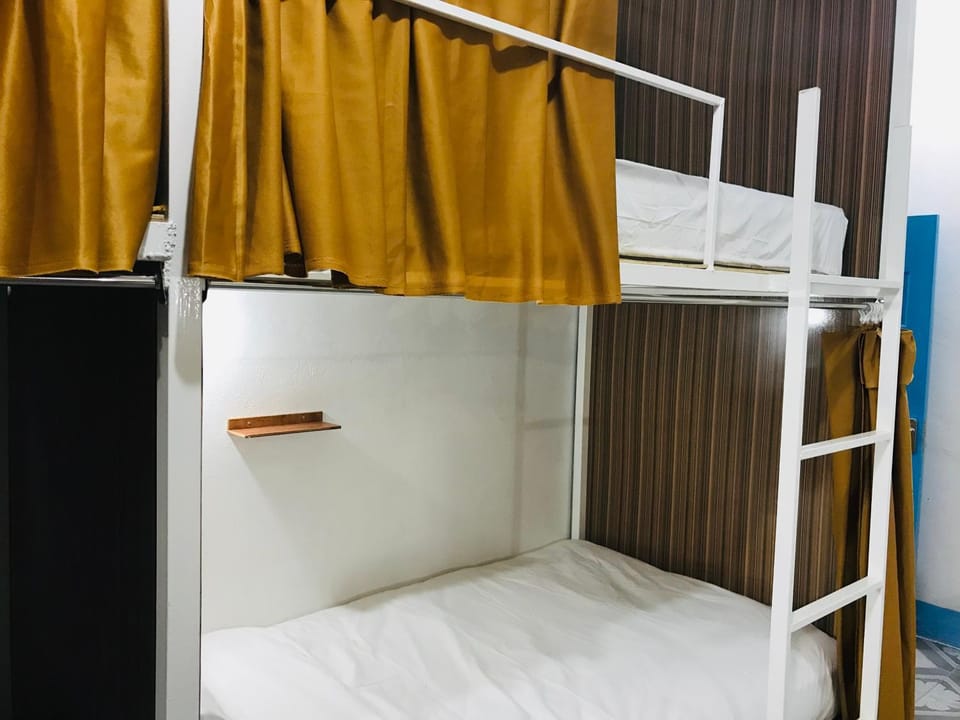 Bed, bunk bed
