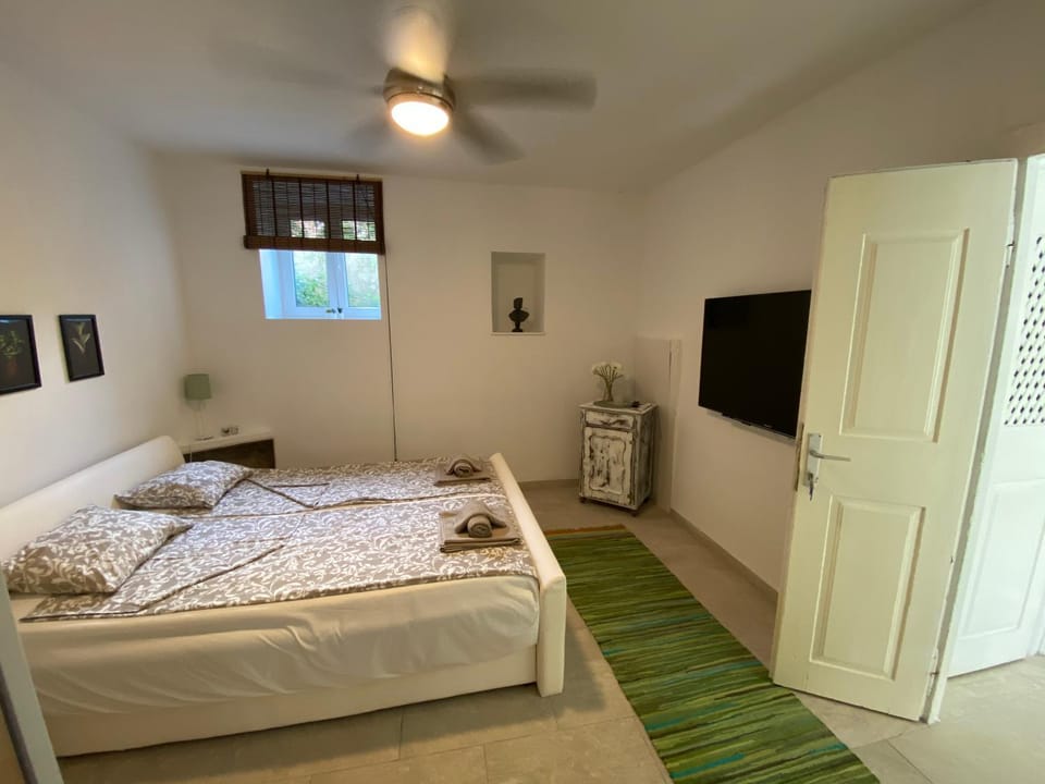TV and multimedia, Bedroom