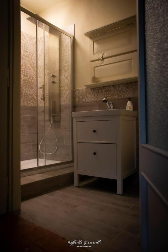 Shower, Bathroom
