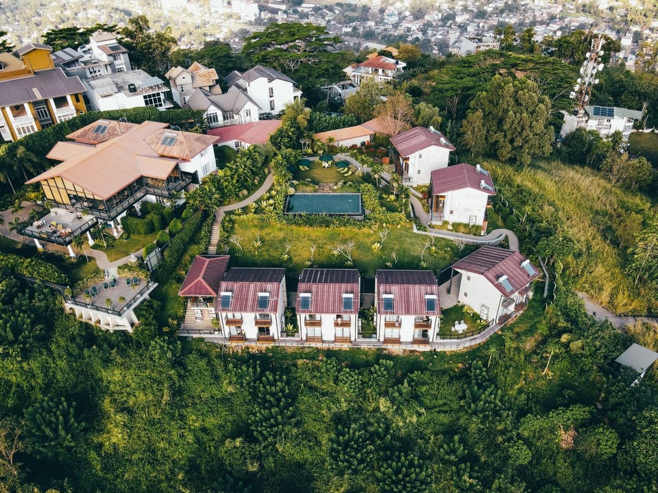 Property building, Bird's eye view, Pool view, Swimming pool