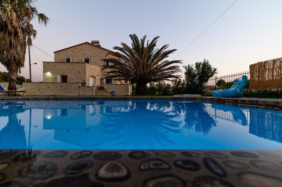 Swimming pool, Swimming pool
