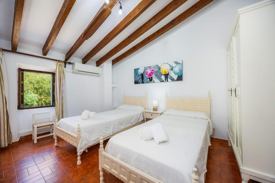 Property building, Living room, Bedroom