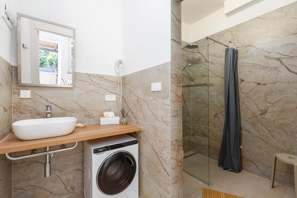 Shower, Bathroom, washing machine