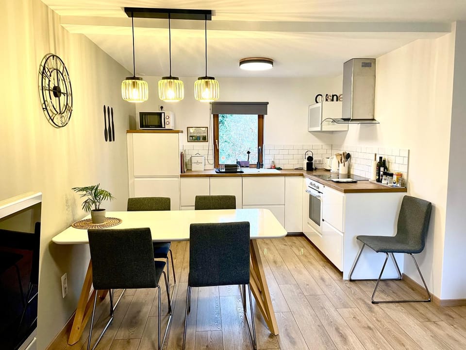 Dining area, kitchen