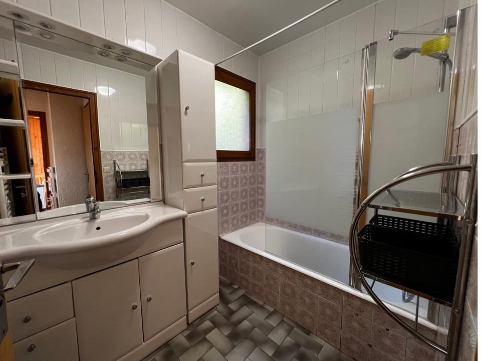 Bathroom, Bath