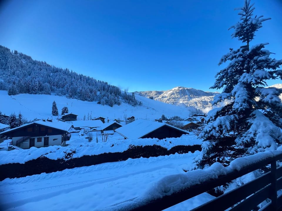 Nearby landmark, Natural landscape, Winter, Mountain view