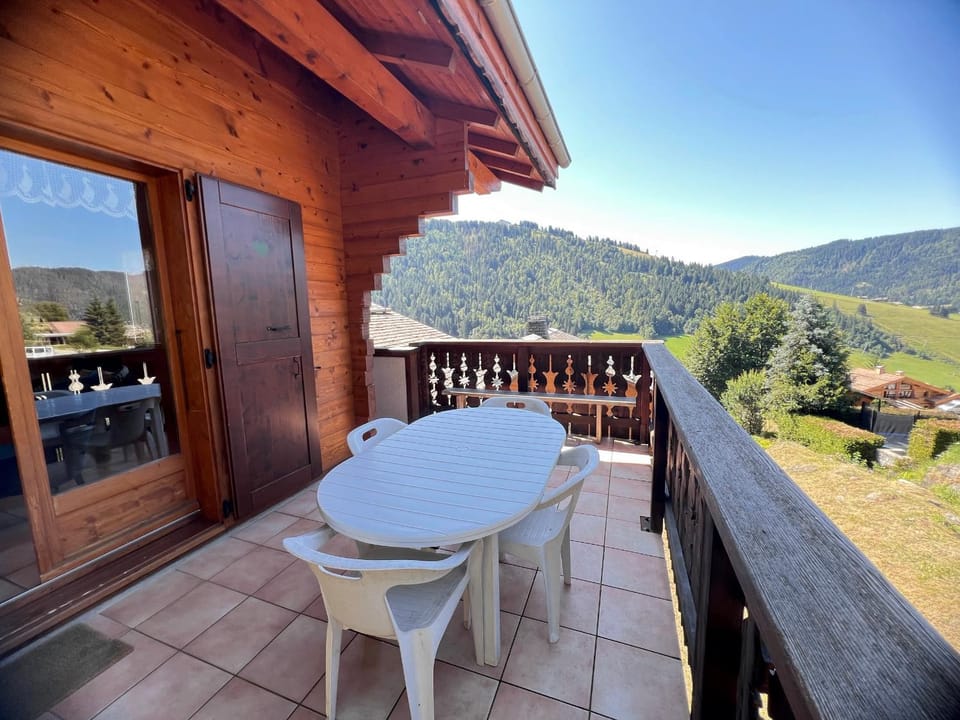 Day, Natural landscape, View (from property/room), Balcony/Terrace, Dining area, Mountain view